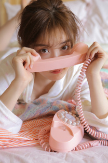 她在洗碗我在后面老扒